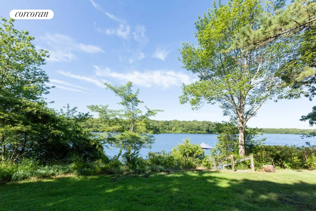 The Hamptons Real Estate | View 22 The Parkway | room 2