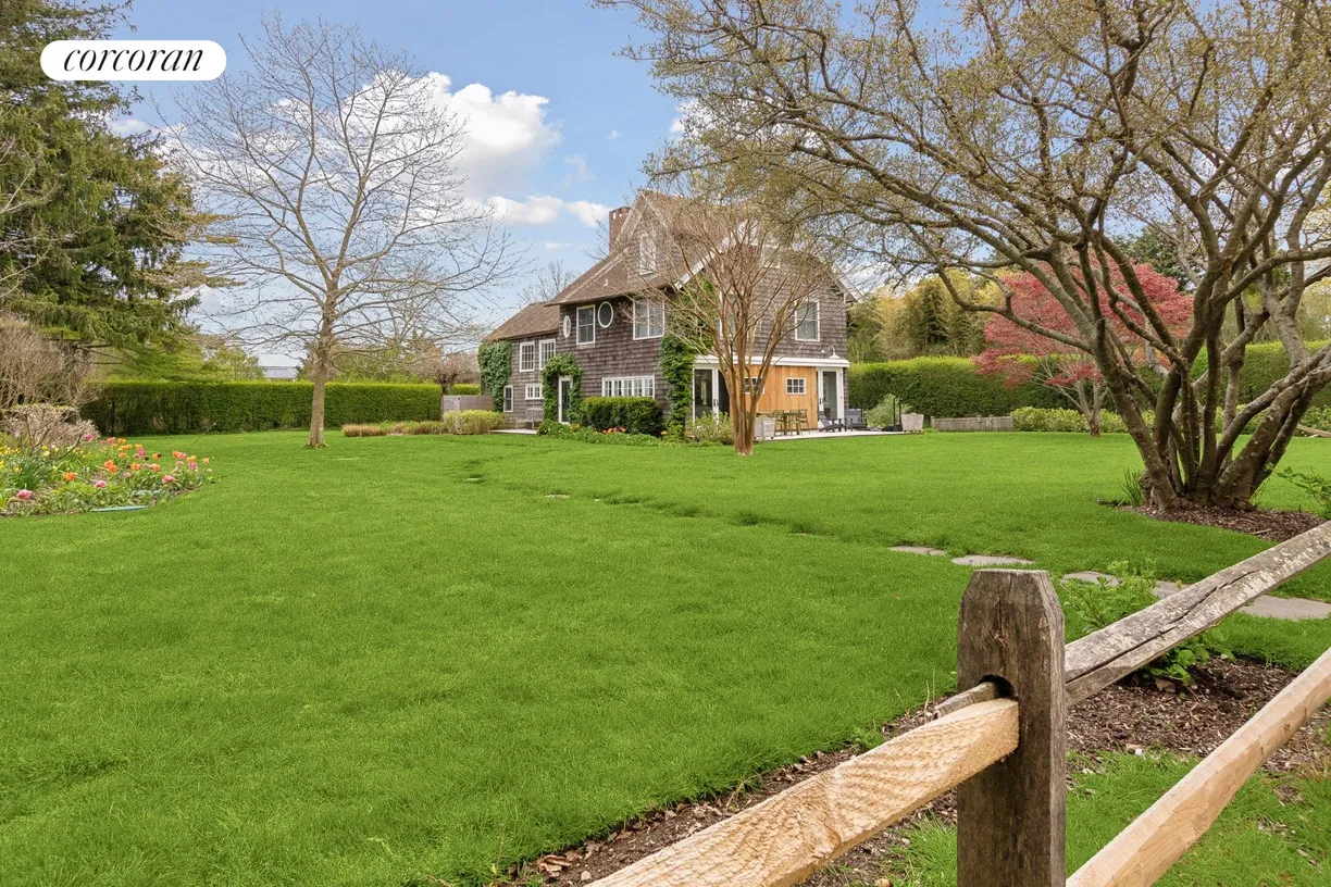 The Hamptons Real Estate | View 114 Wainscott Main Street | room 2