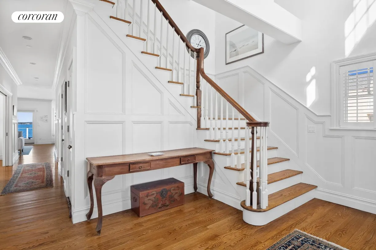 The Hamptons Real Estate | View  | room 1