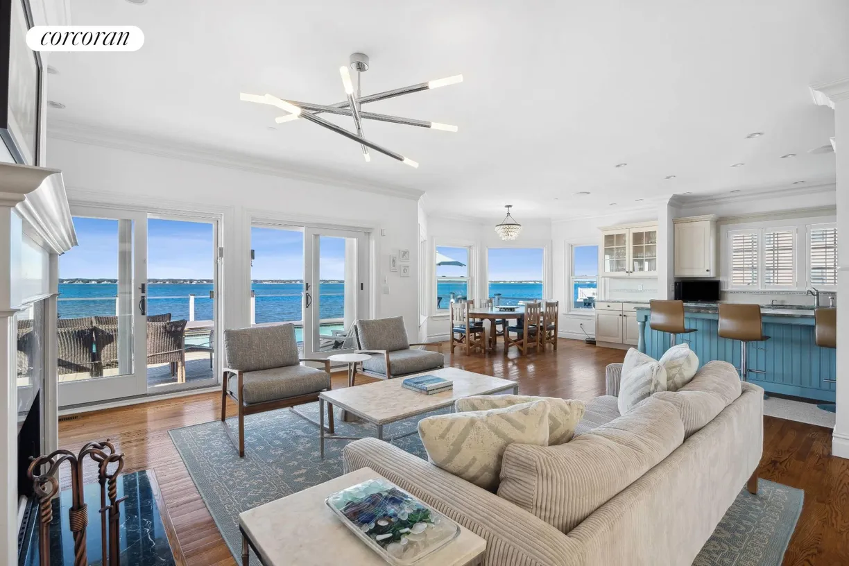 The Hamptons Real Estate | View  | room 2