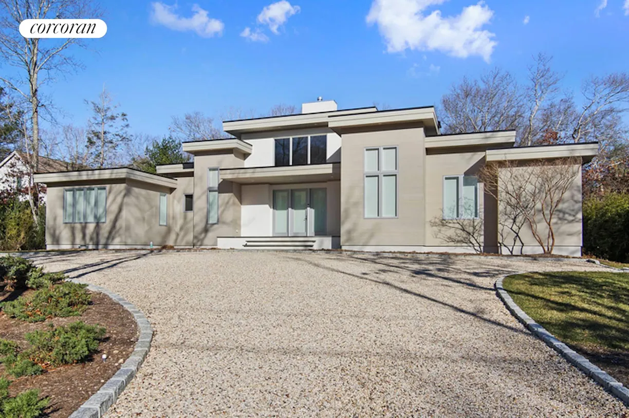The Hamptons Real Estate | View 6 Monument Lane | 5 Beds, 5 Baths