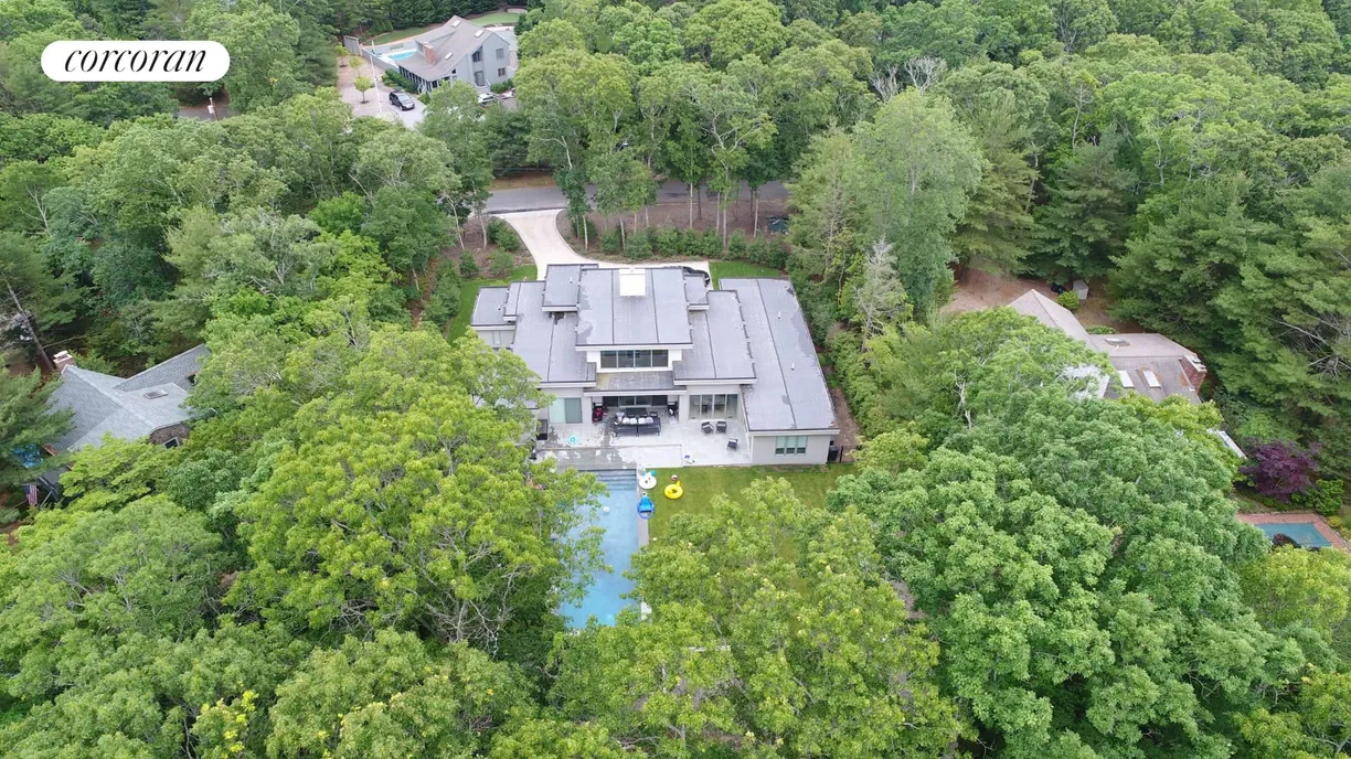 The Hamptons Real Estate | View 6 Monument Lane | room 1