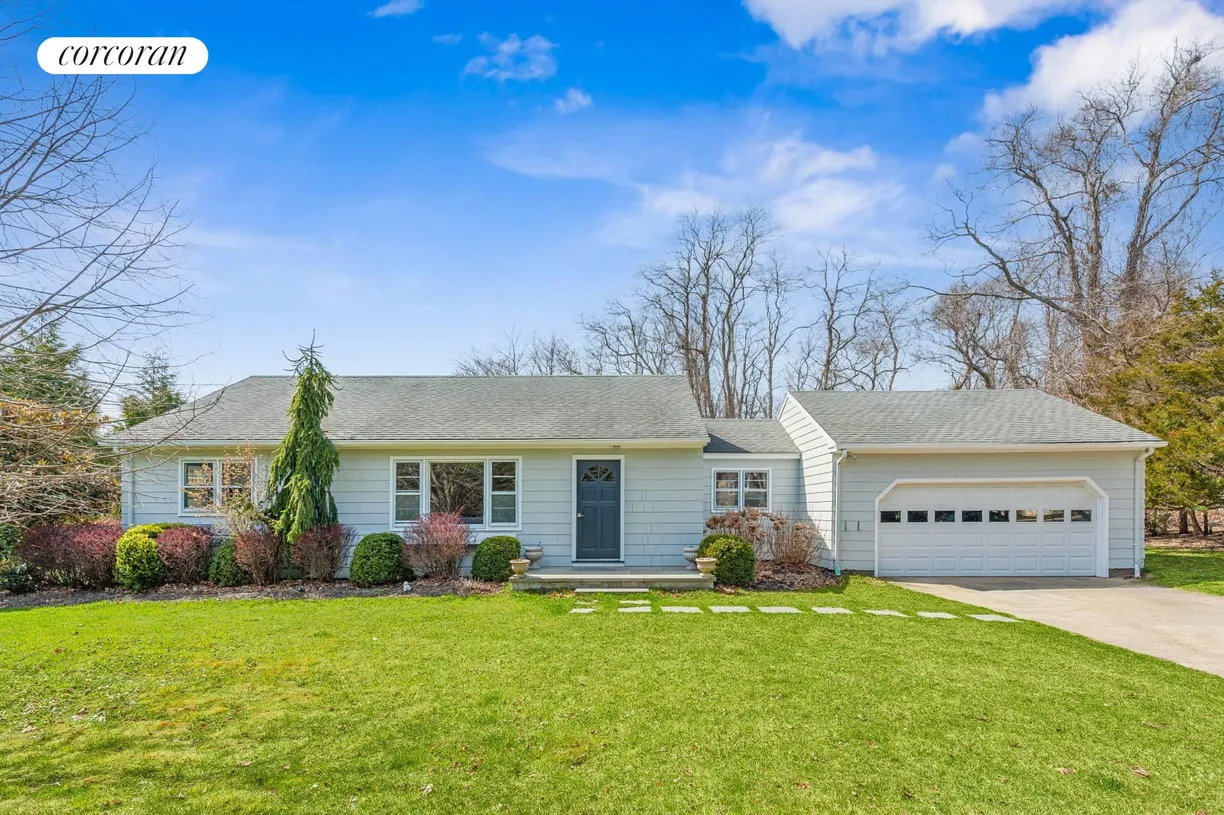 The Hamptons Real Estate | View 452 Bridgehampton Sag Harbor Turnpike | 3 Beds, 2 Baths