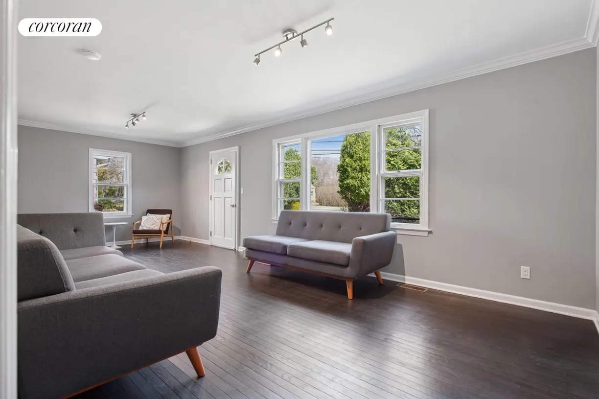 The Hamptons Real Estate | View 452 Bridgehampton Sag Harbor Turnpike | room 2