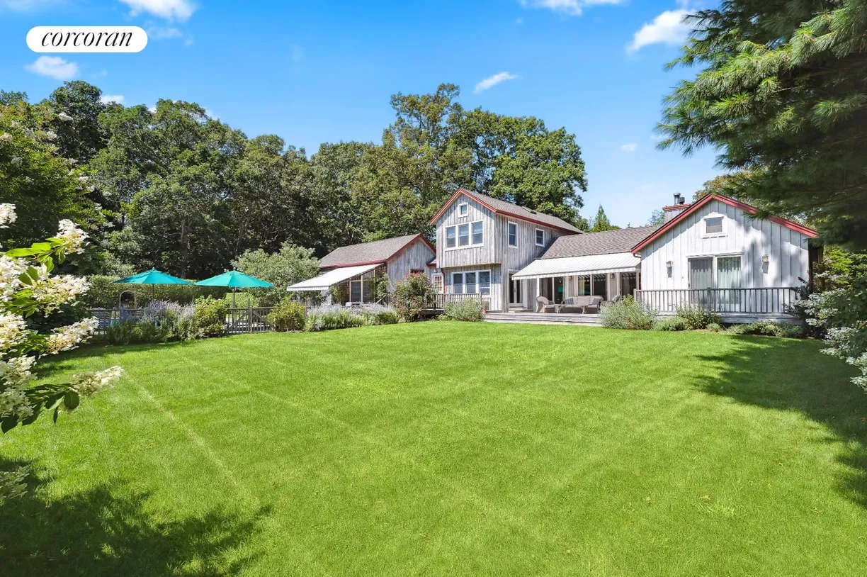 The Hamptons Real Estate | View  | 5 Beds, 3 Baths