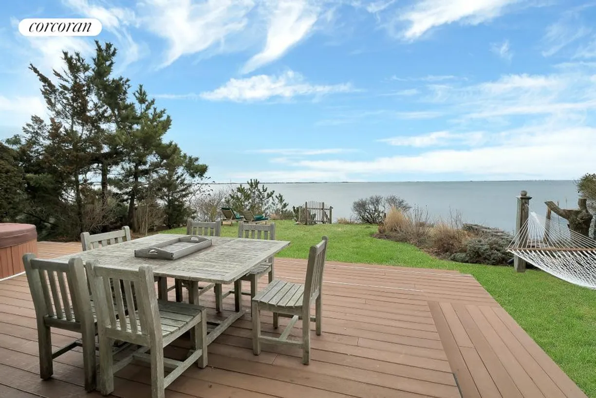 The Hamptons Real Estate | View 38 Ocean View Drive | room 1