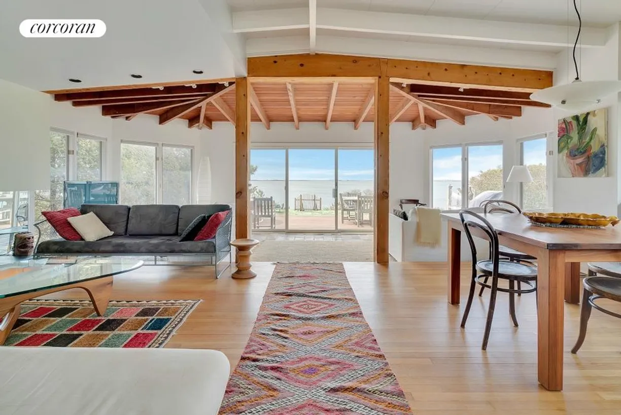 The Hamptons Real Estate | View 38 Ocean View Drive | room 2