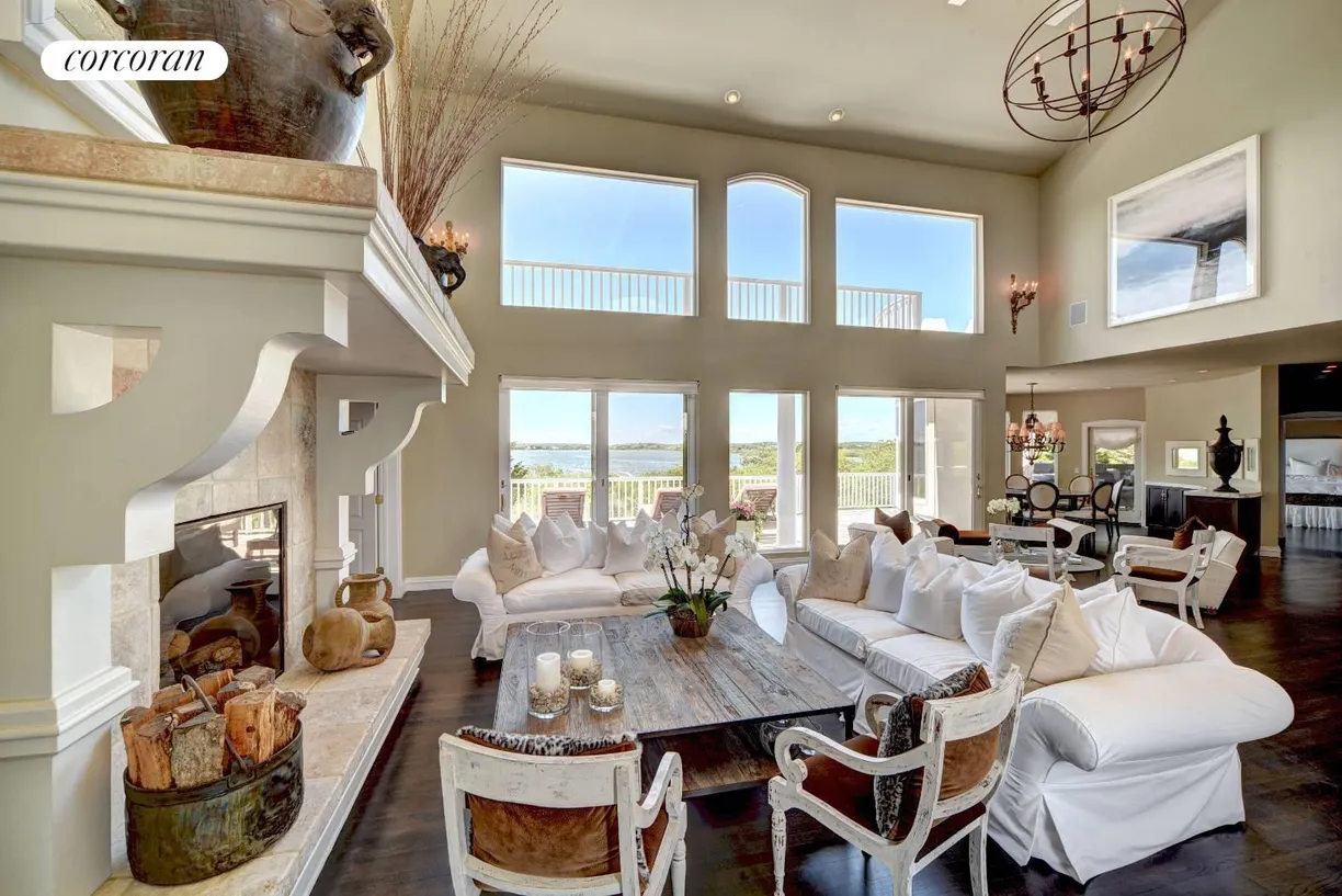 The Hamptons Real Estate | View 86 Dune Road | room 2