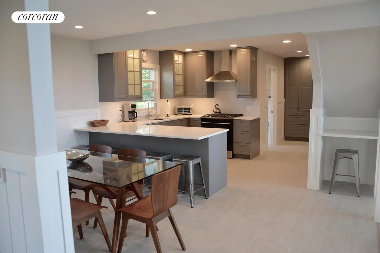 The Hamptons Real Estate | View 1485 Meadow Lane | room 2