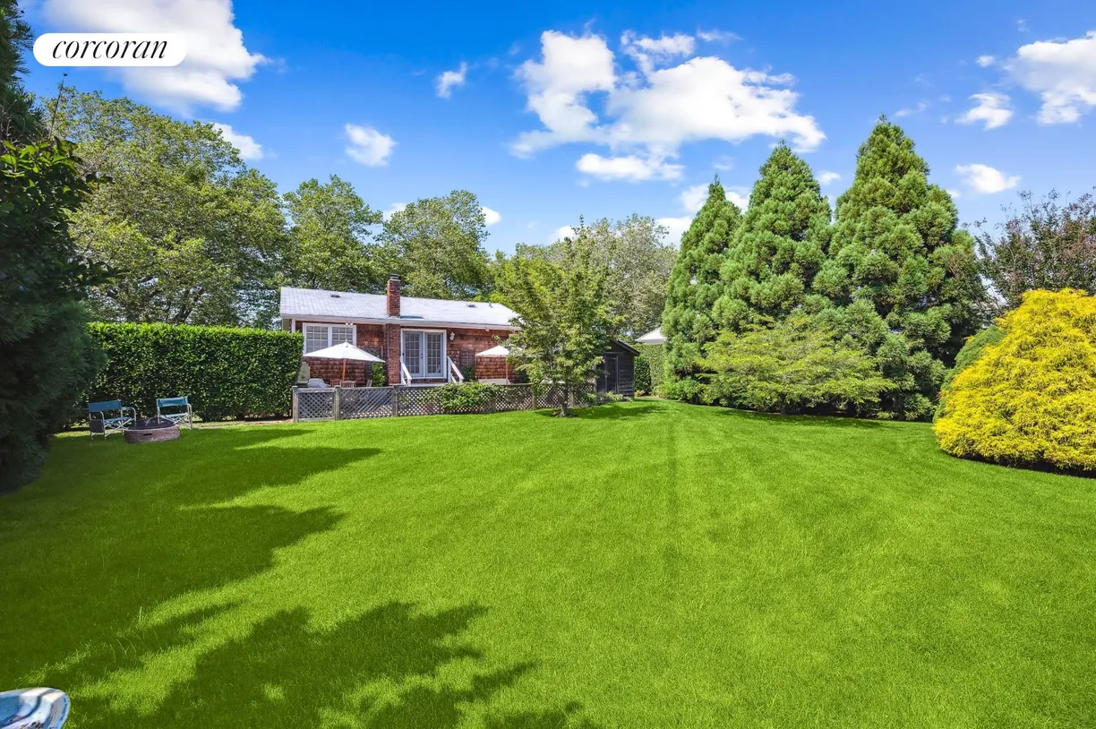 The Hamptons Real Estate | View 136 Pulaski Street | 2 Beds, 1 Bath