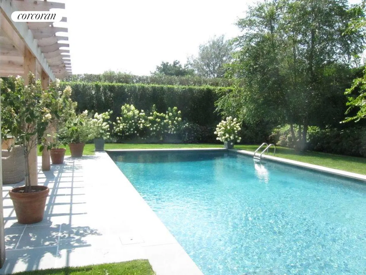 The Hamptons Real Estate | View 100 Newlight Lane | room 1