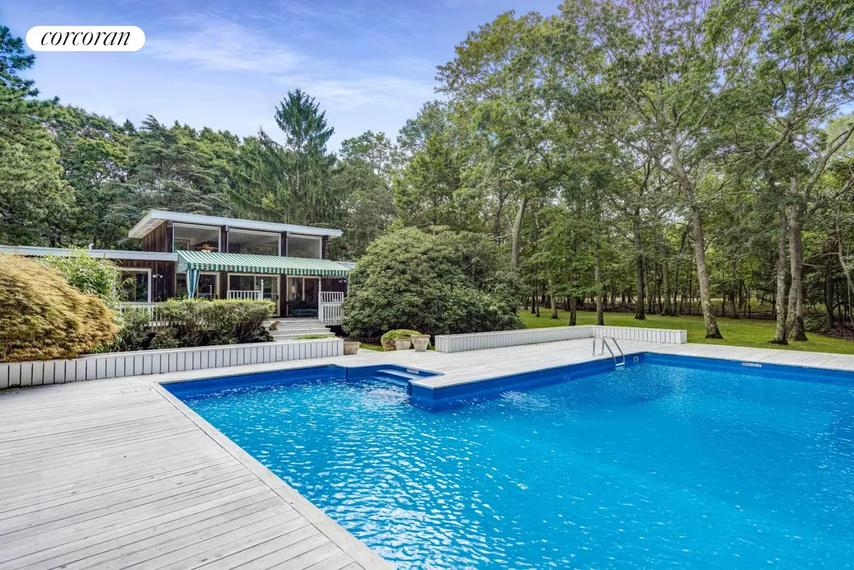 The Hamptons Real Estate | View 73 Copeces Lane | 4 Beds, 3 Baths