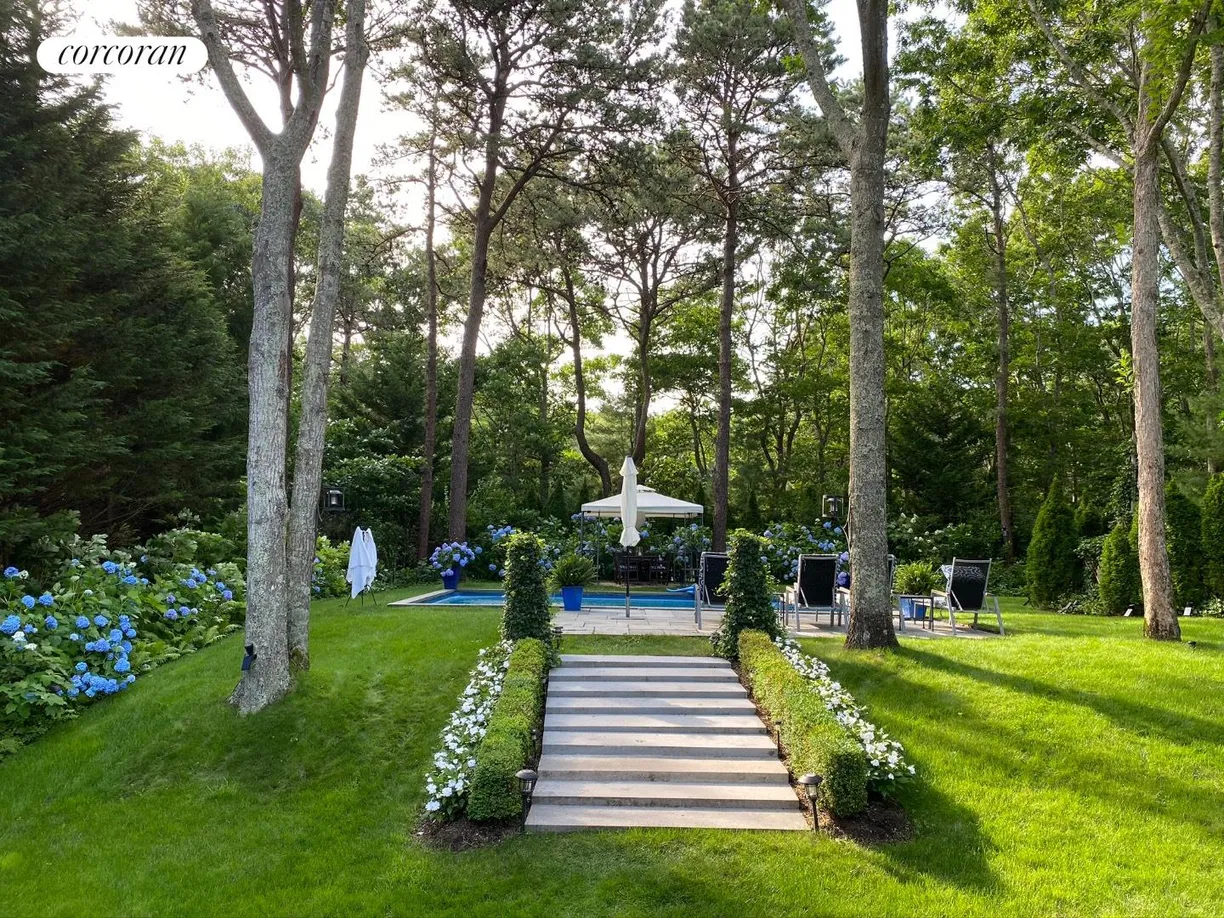 The Hamptons Real Estate | View  | 2 Beds, 2 Baths