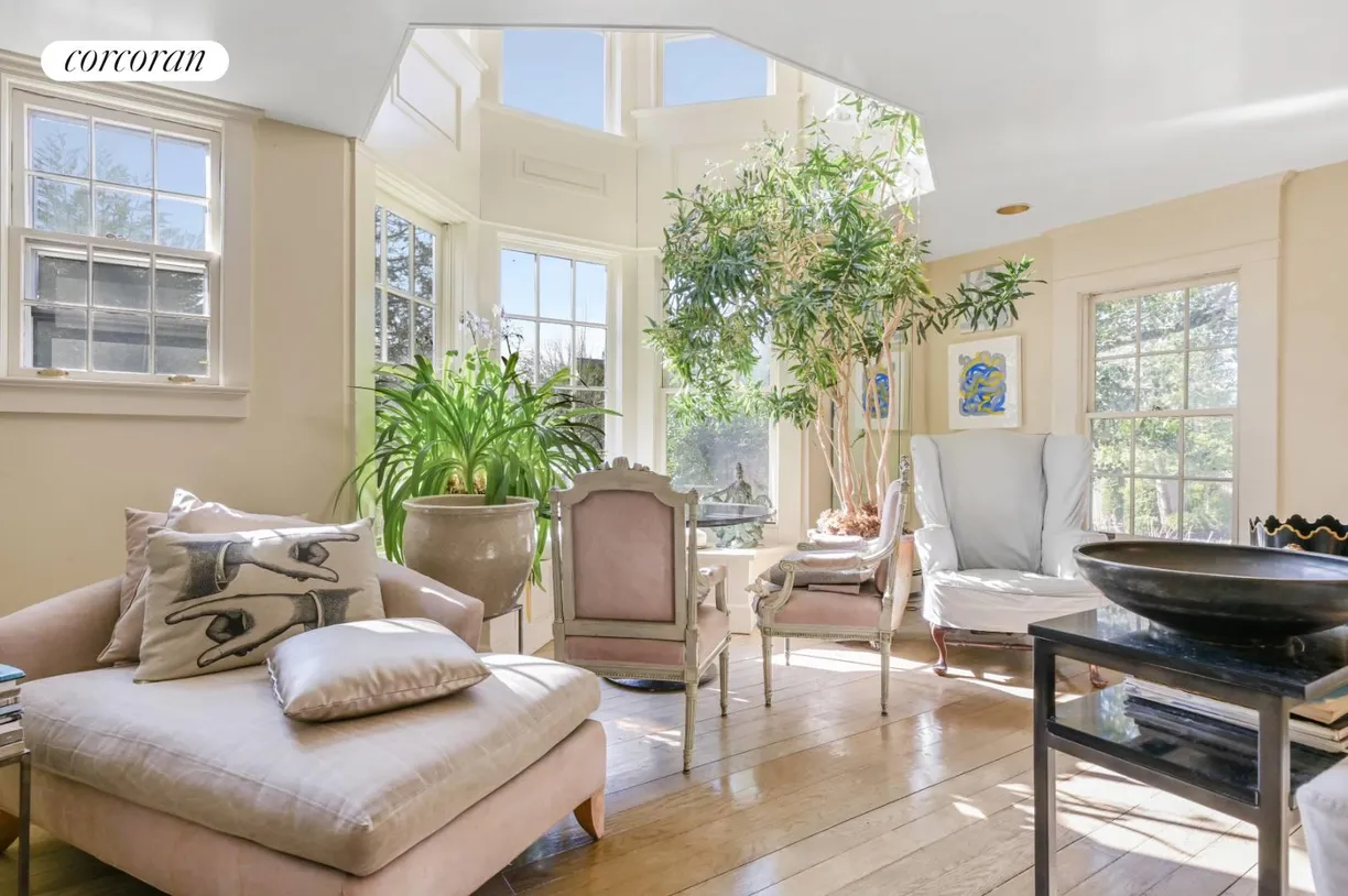 The Hamptons Real Estate | View 4 Cozzens Lane | room 2