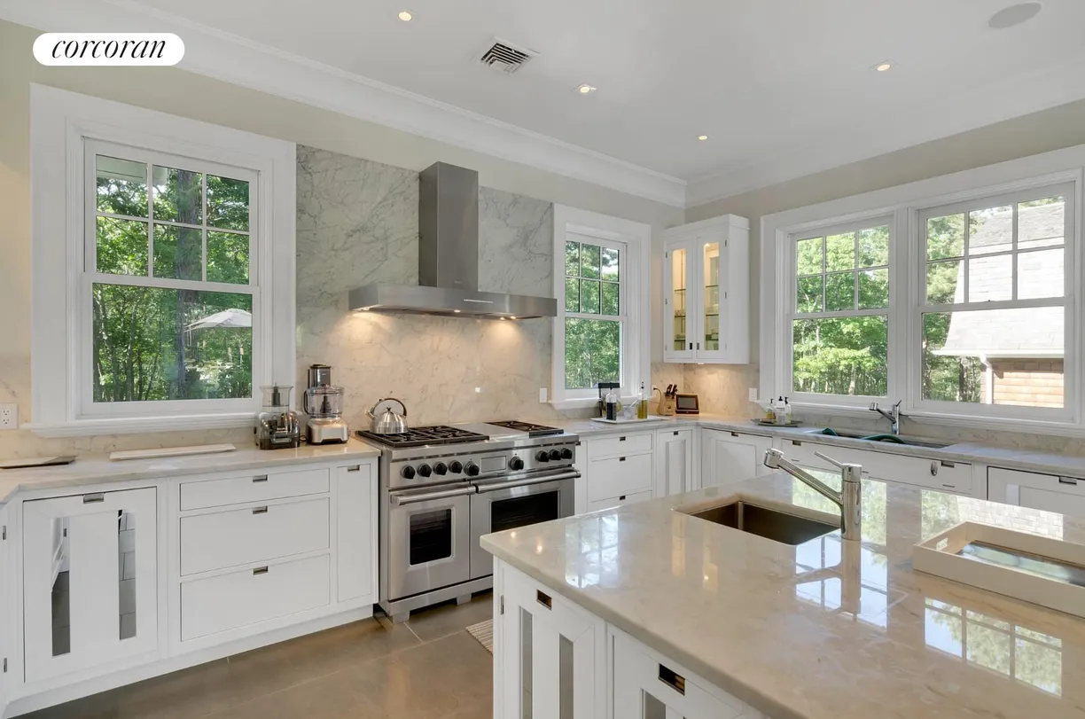 The Hamptons Real Estate | View 1144 Noyac Path | room 2