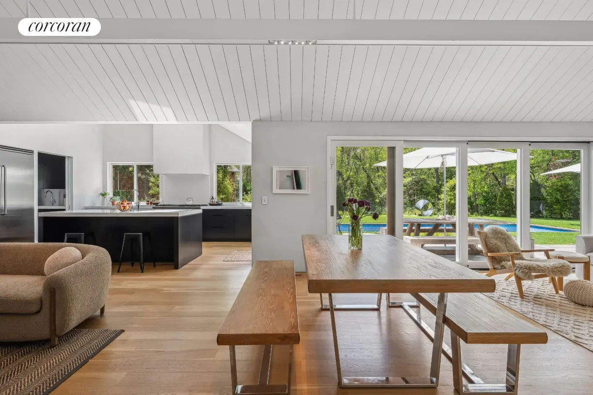 The Hamptons Real Estate | View 33 Seely Lane | room 1