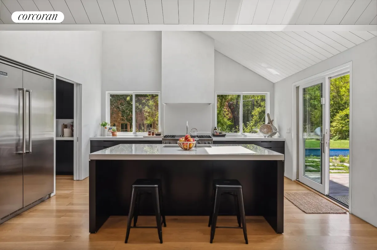 The Hamptons Real Estate | View 33 Seely Lane | room 2