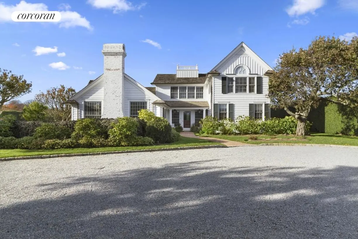 The Hamptons Real Estate | View  | room 2