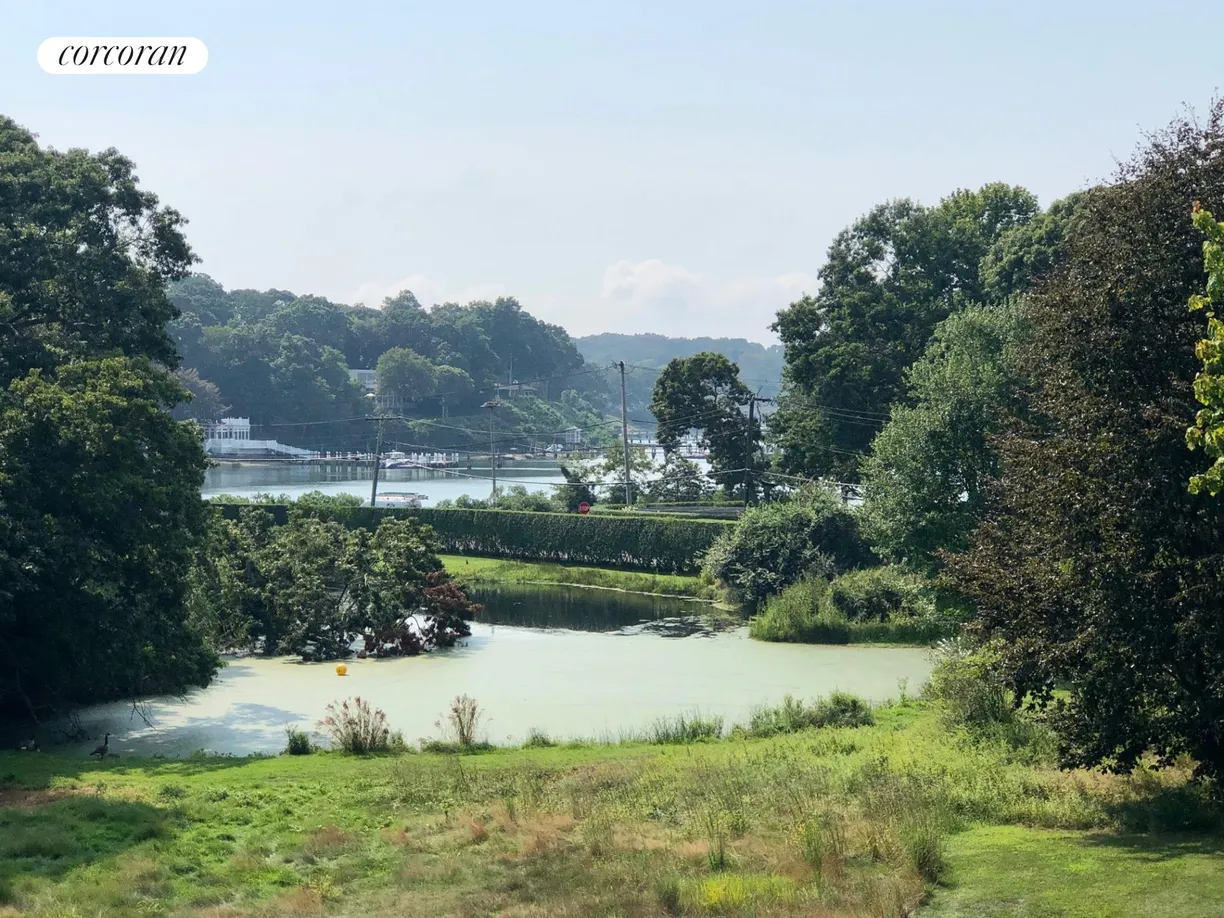 The Hamptons Real Estate | View 6 Cobbetts Lane | Dering Harbor water view