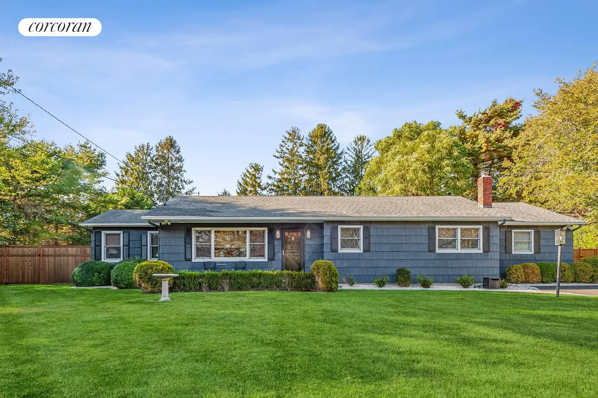 The Hamptons Real Estate | View 285 Tuckahoe Road | 4 Beds, 3 Baths