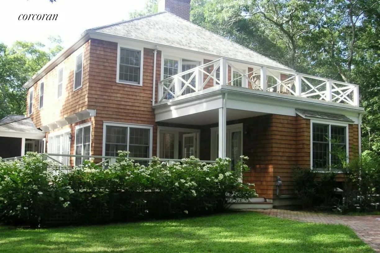 The Hamptons Real Estate | View 16 Alexis Court | Back of house