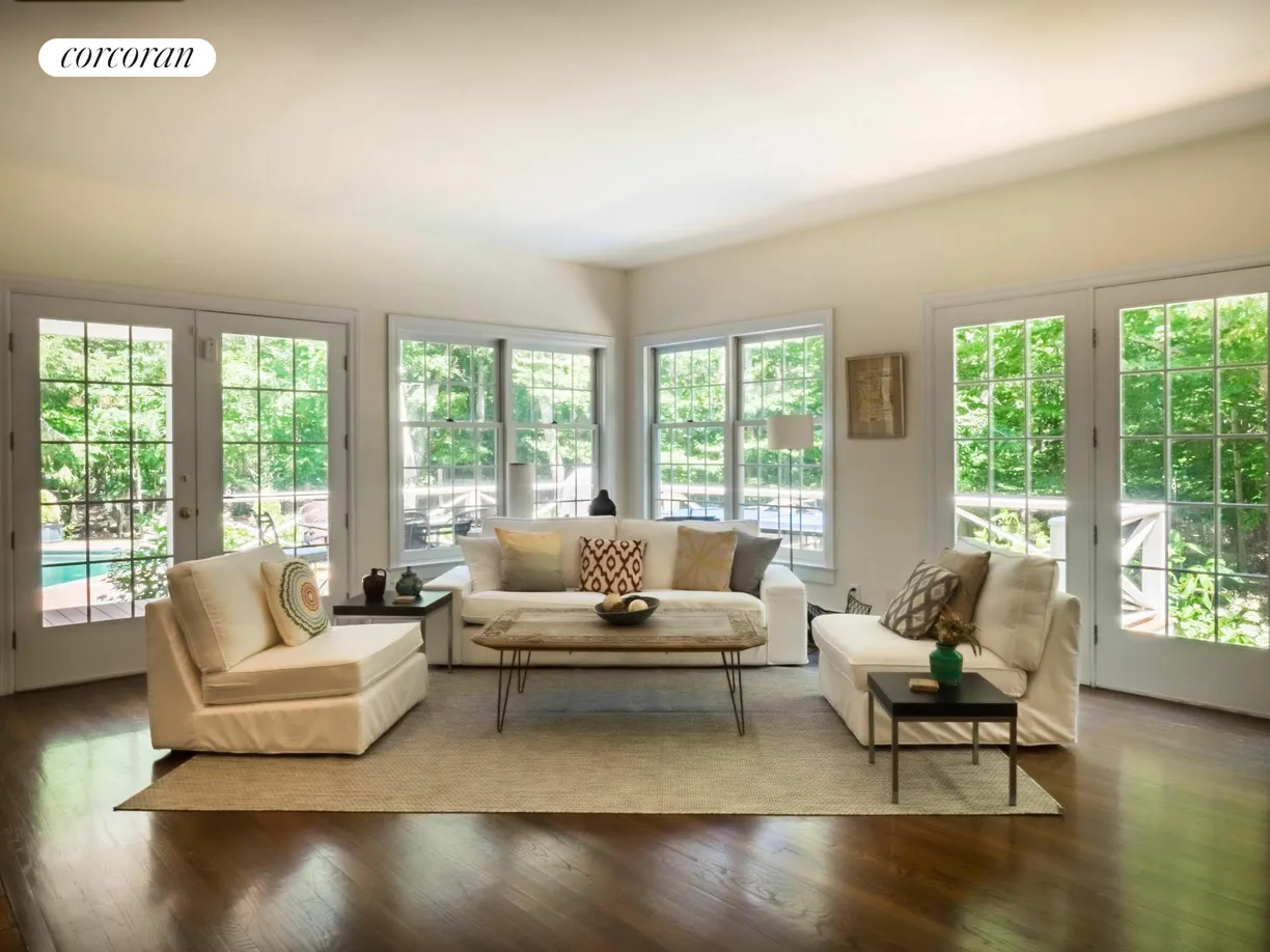 The Hamptons Real Estate | View 16 Alexis Court | Living room