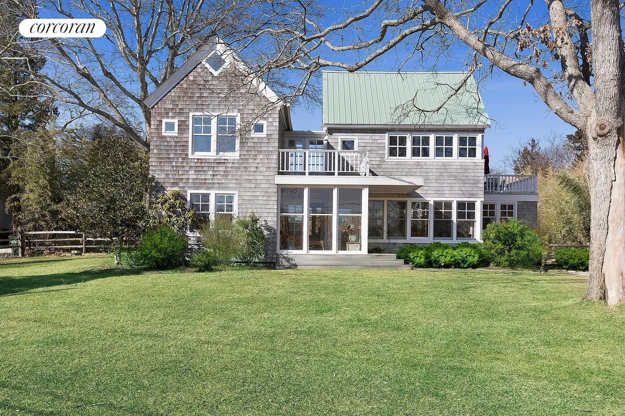 The Hamptons Real Estate | View 69 Fresh Pond Road | room 2