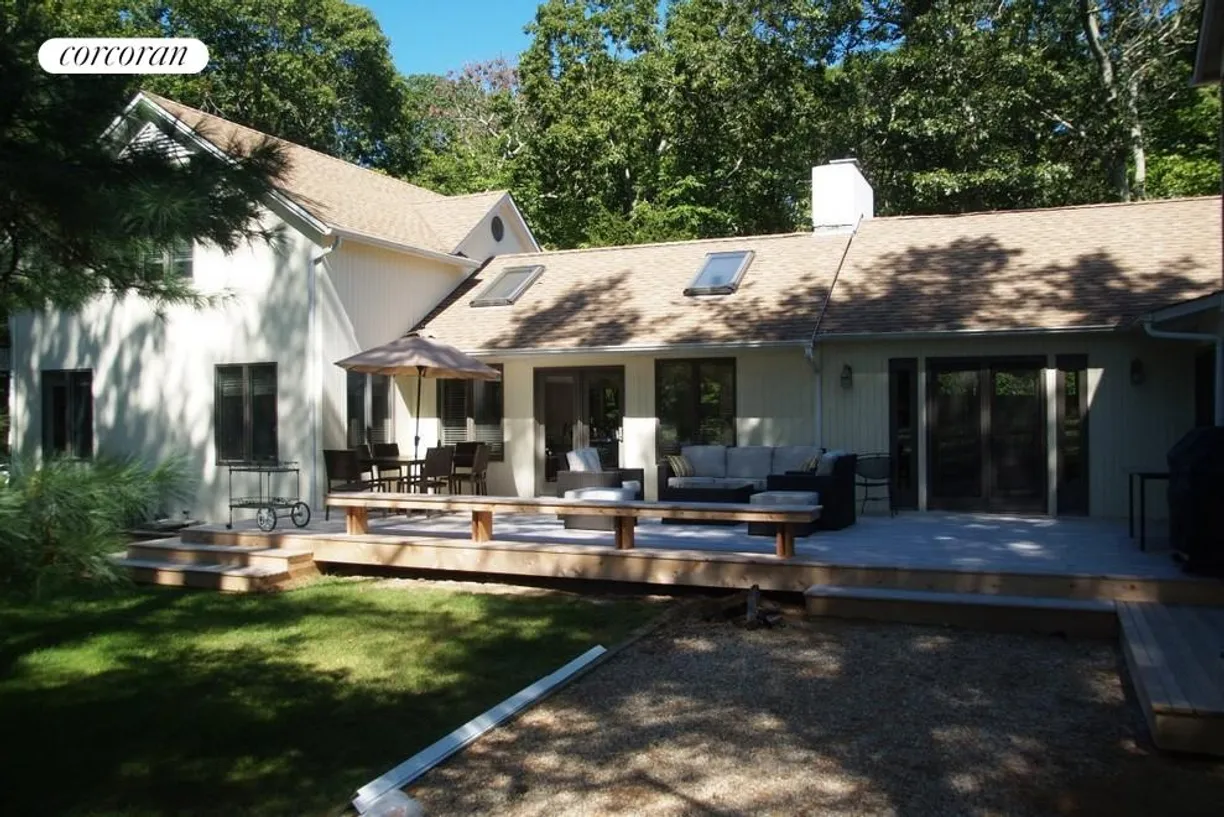 The Hamptons Real Estate | View 185 Oakview Highway | room 1