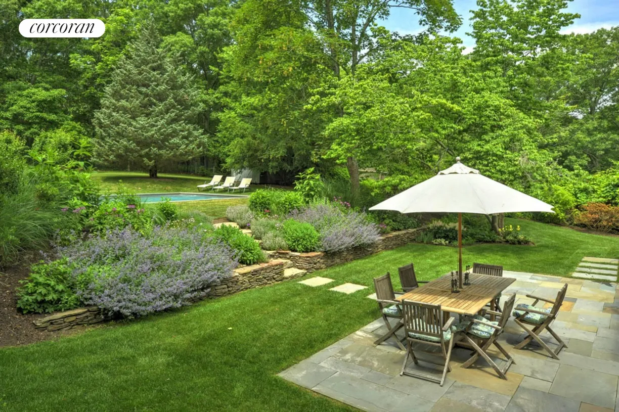 The Hamptons Real Estate | View 156 Suffolk Street Ext | room 1
