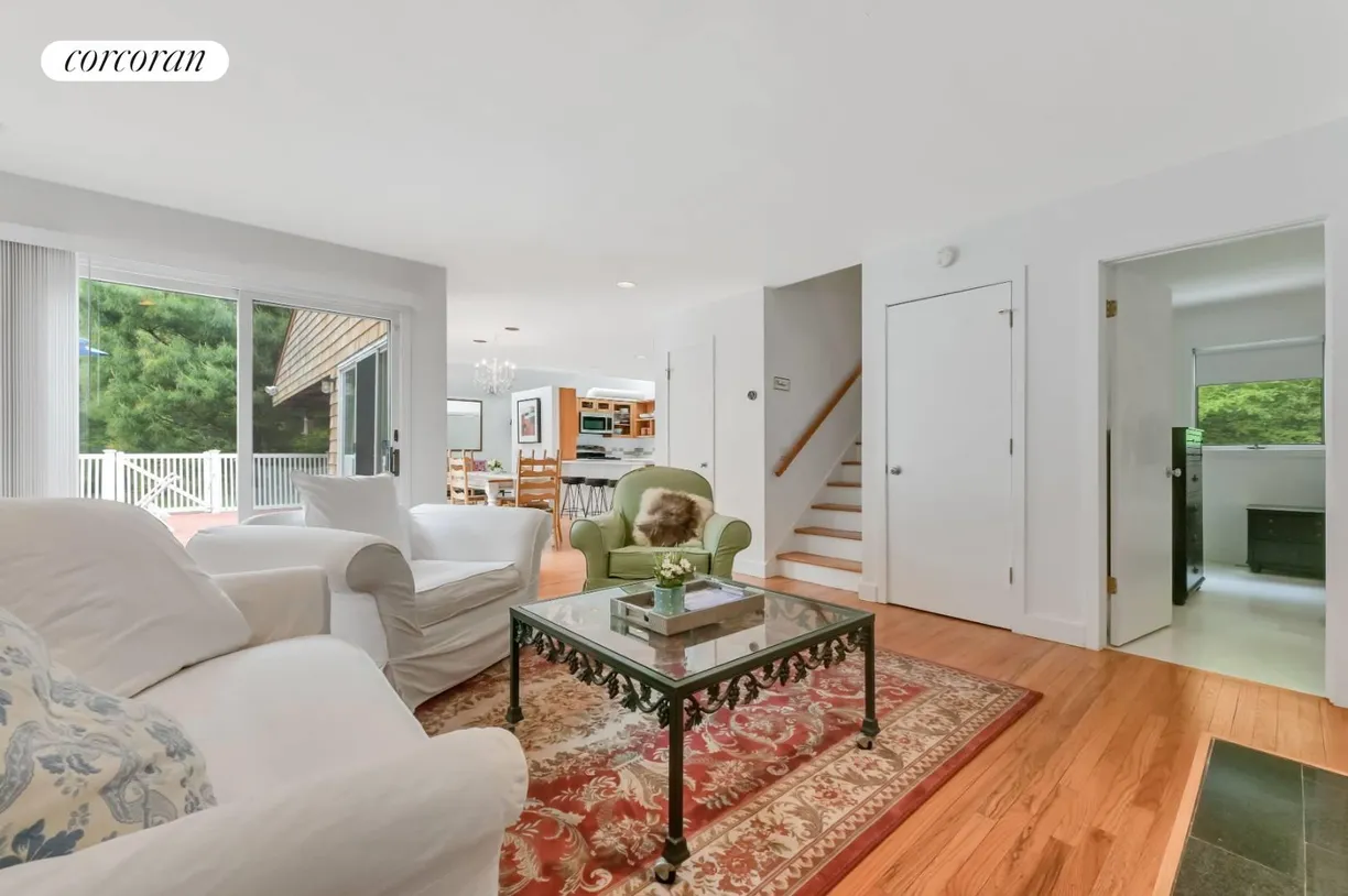 The Hamptons Real Estate | View 11 Wagon Lane | room 2
