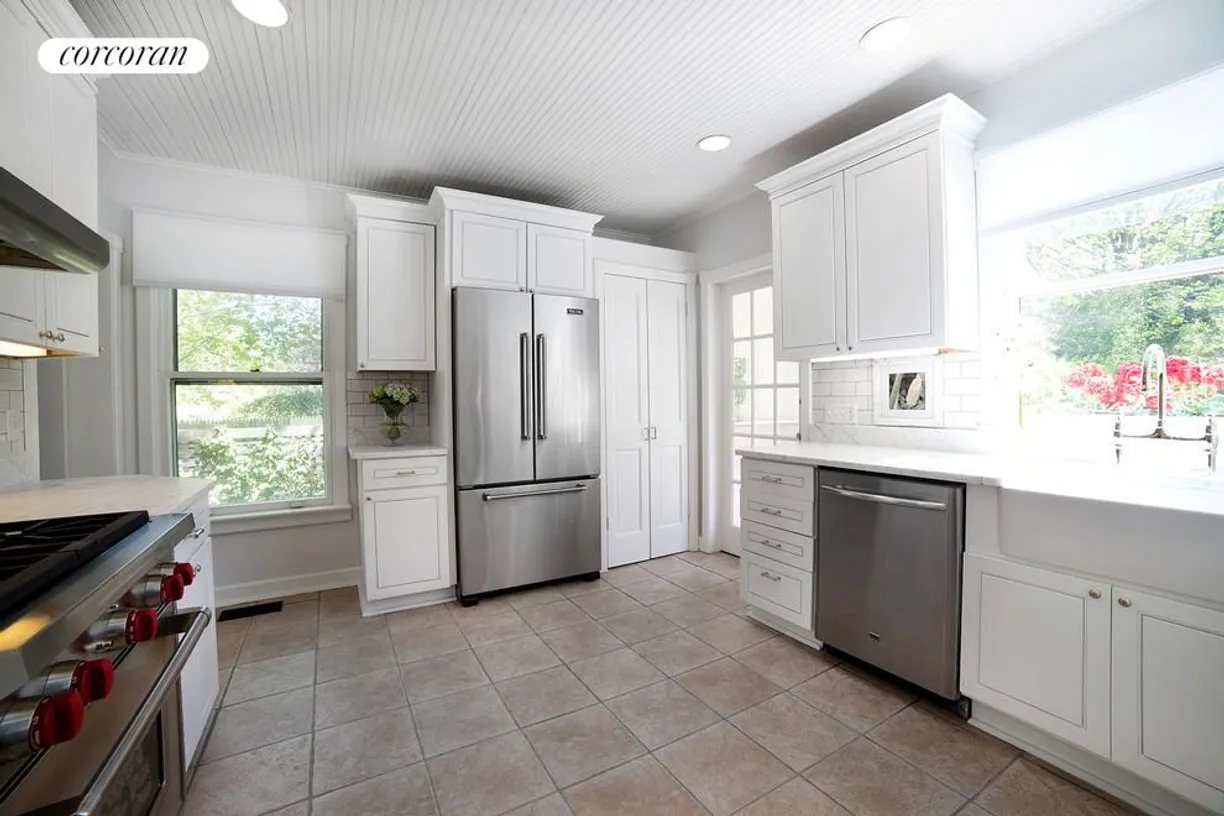 The Hamptons Real Estate | View 78 Moses Lane | room 1