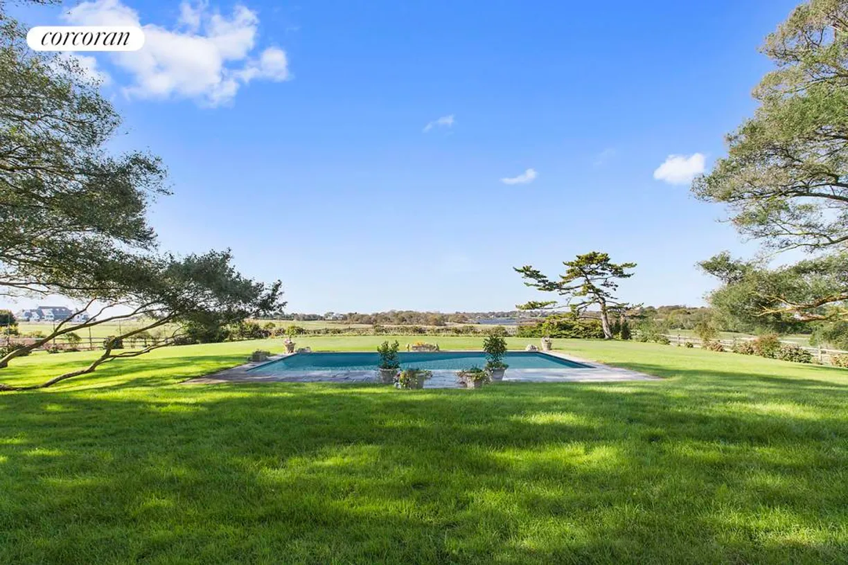 The Hamptons Real Estate | View 18 Further Lane | Stuning Views Over Maidstone Golf Course