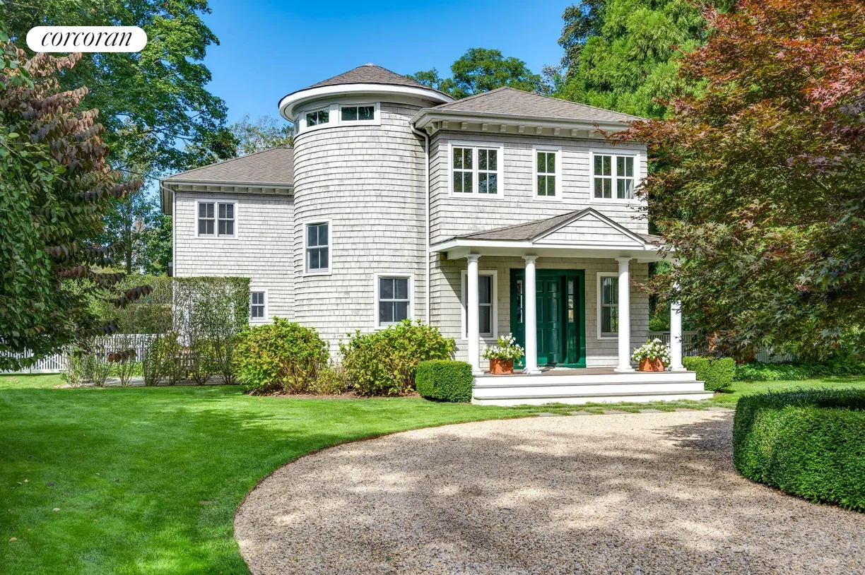 The Hamptons Real Estate | View 2654 Montauk Highway | room 1