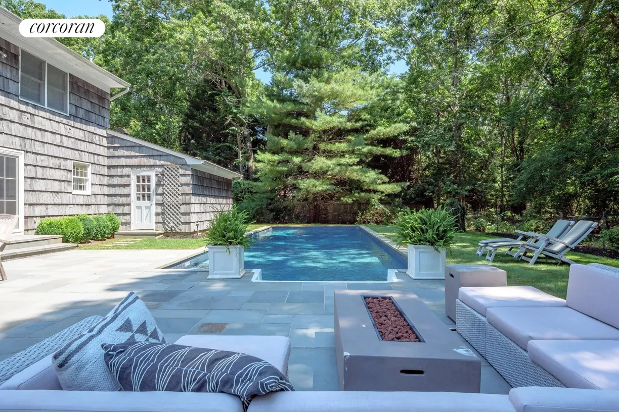 The Hamptons Real Estate | View 8 Hands Circle | room 2