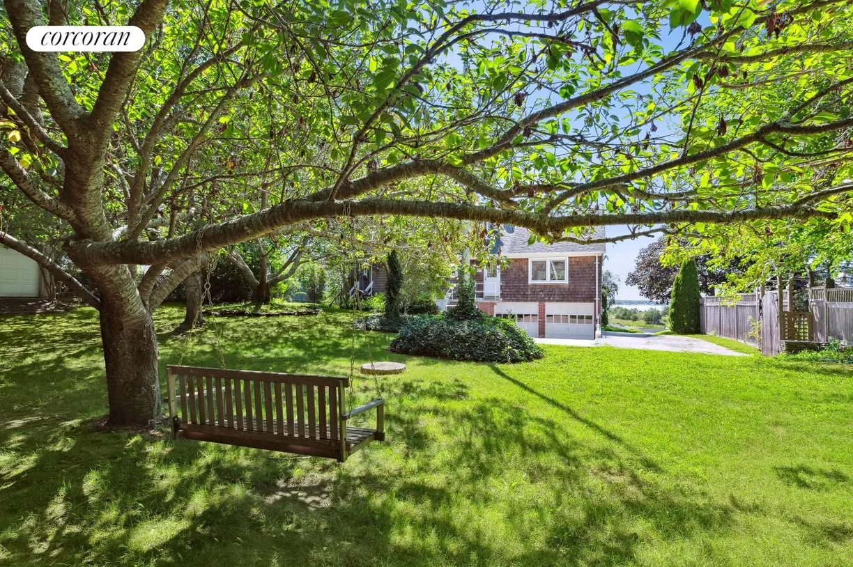 The Hamptons Real Estate | View 68 Cliff Drive | 4 Beds, 2 Baths