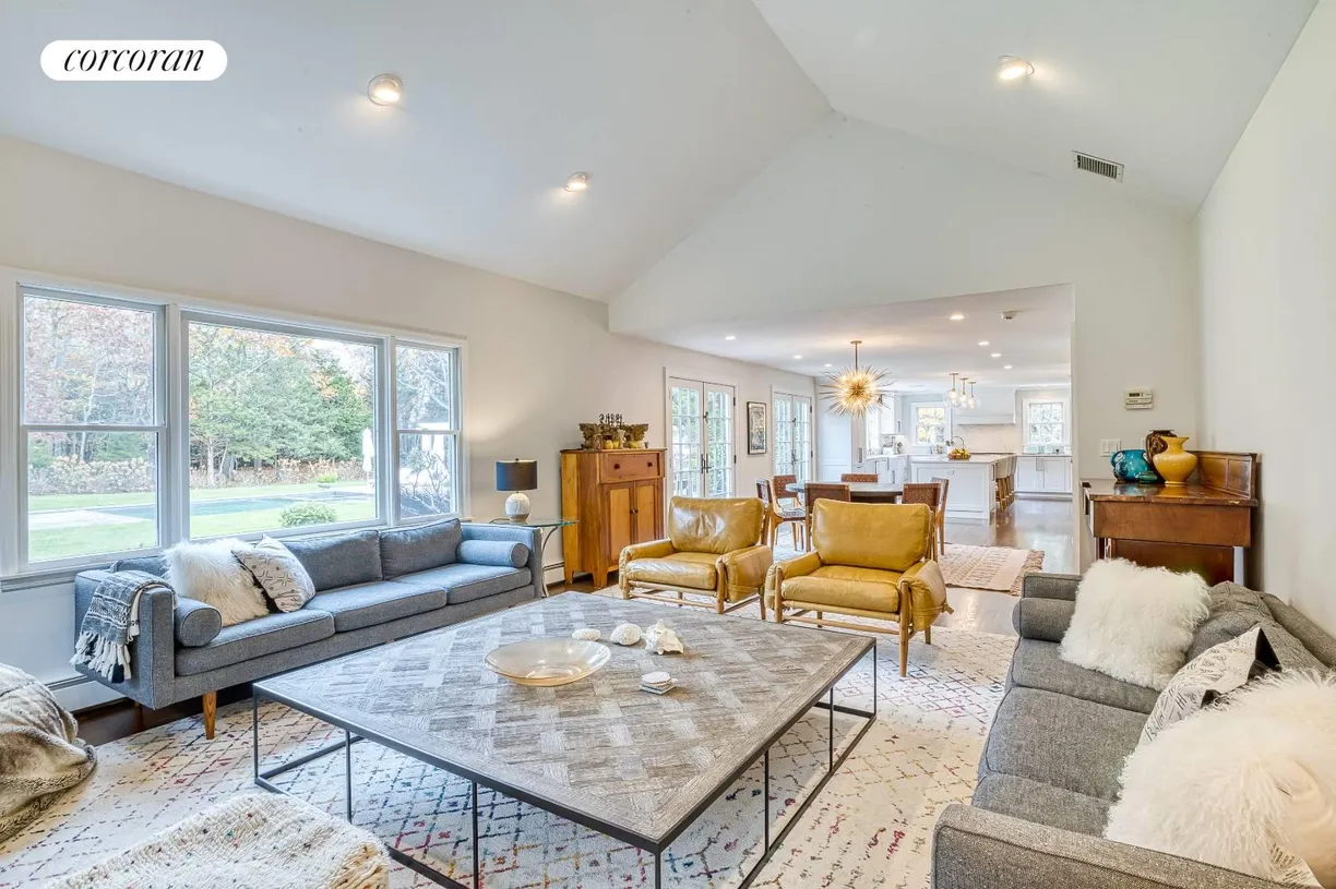 The Hamptons Real Estate | View 8 Cedar Haven Lane | 4 Beds, 3 Baths