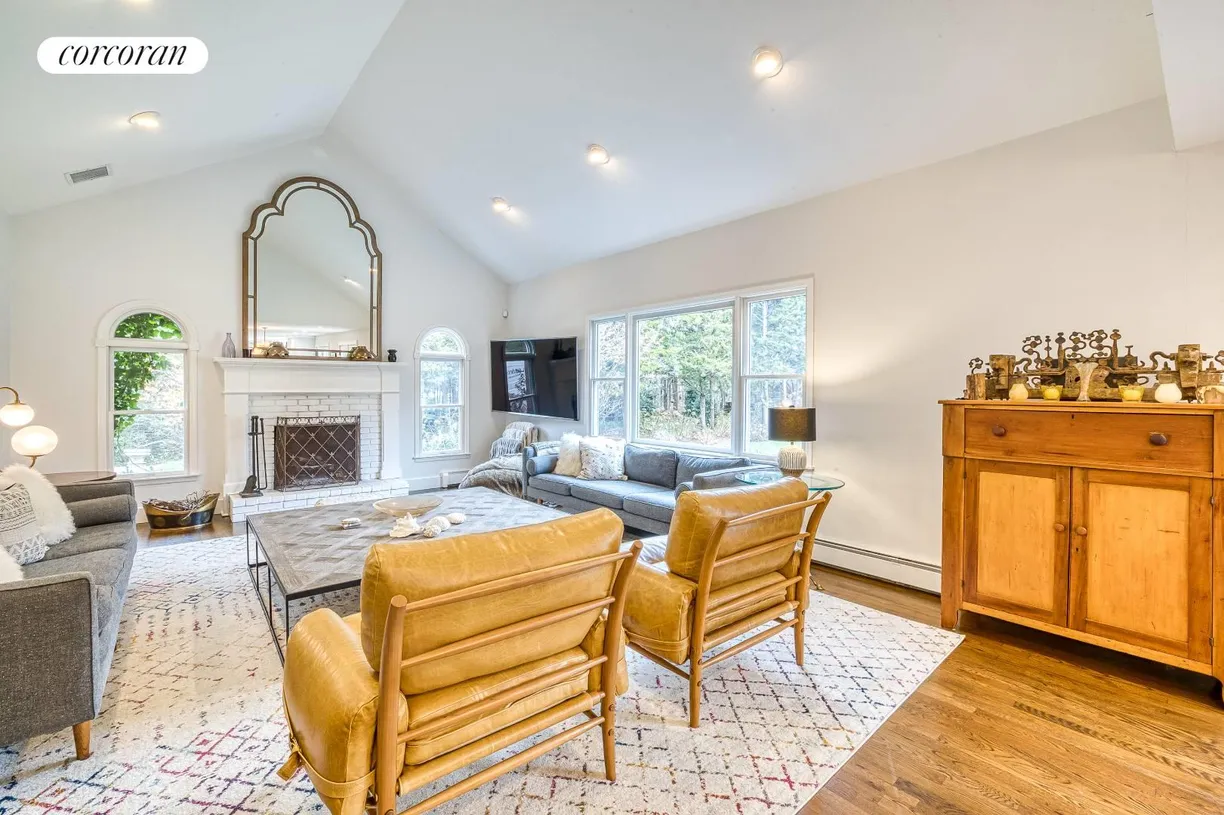 The Hamptons Real Estate | View 8 Cedar Haven Lane | room 2