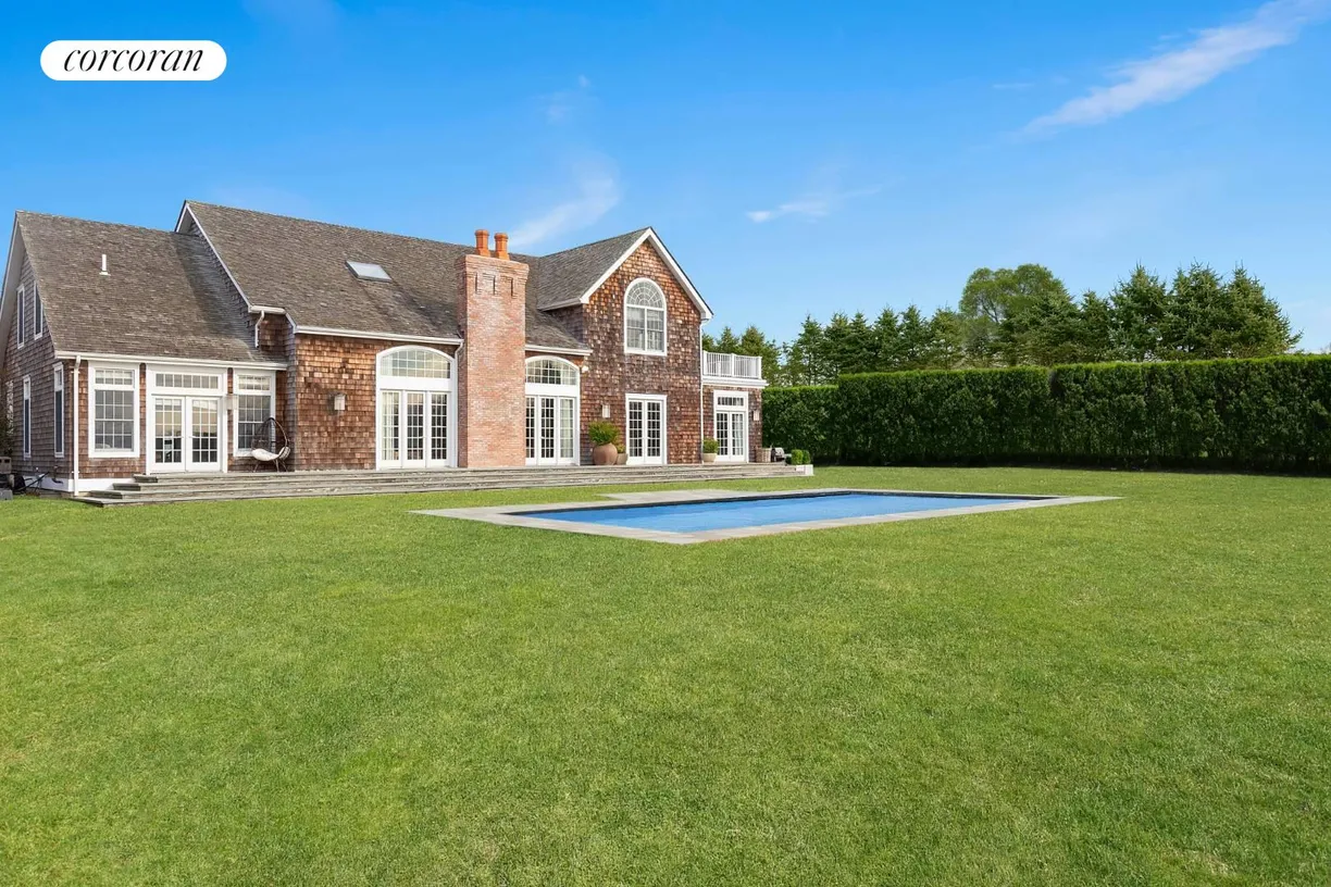 The Hamptons Real Estate | View 8 Whispering Fields Court | 5 Beds, 4 Baths