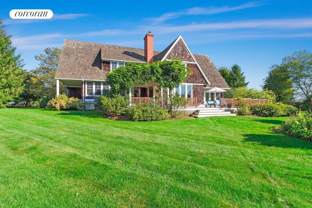 The Hamptons Real Estate | View 880 Lumber Lane | room 2