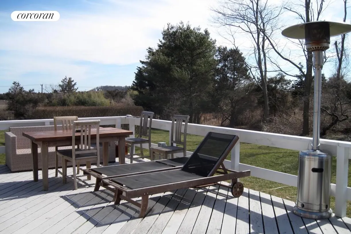 The Hamptons Real Estate | View 4 Sheep Pasture Lane | wrap deck