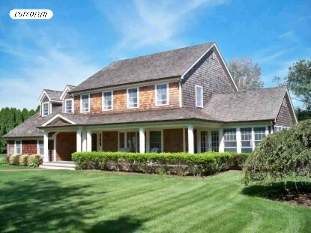 The Hamptons Real Estate | View  | 4 Beds, 3 Baths