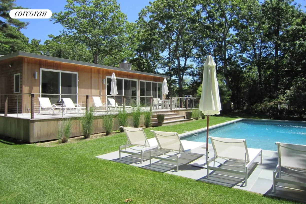 The Hamptons Real Estate | View 180 Neck Path | 3 Beds, 2 Baths