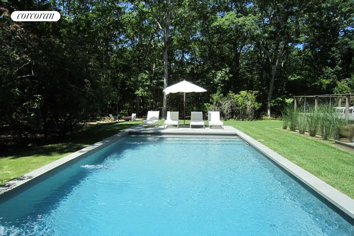 The Hamptons Real Estate | View 180 Neck Path | A Private Oasis