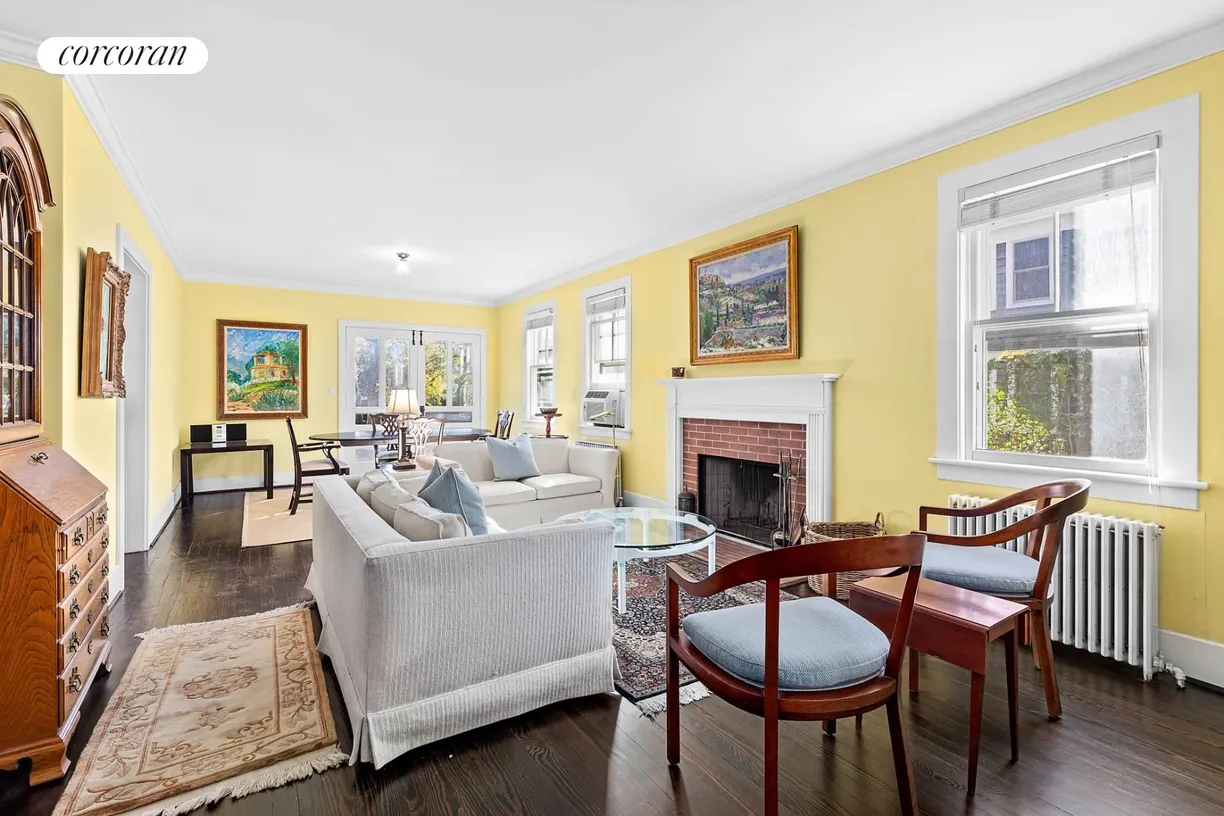 The Hamptons Real Estate | View  | LIVING/DINING OPENING ONTO GROUNDS
