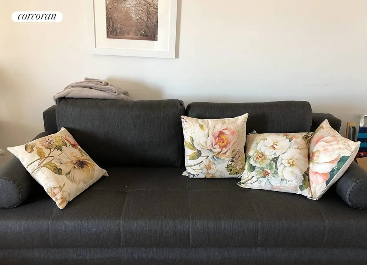 The Hamptons Real Estate | View 16 Navy Road, Unit 111 | room 2