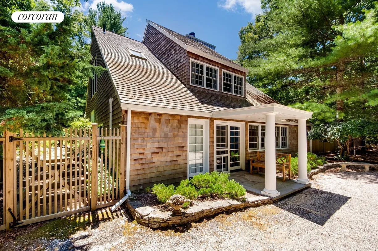 The Hamptons Real Estate | View 8 White Pine Road | 5 Beds, 3 Baths