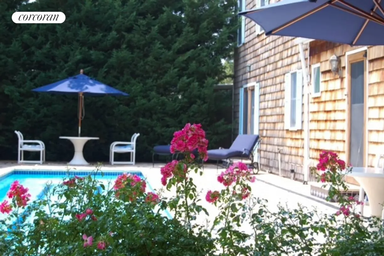 The Hamptons Real Estate | View 89 Pine Street | room 1