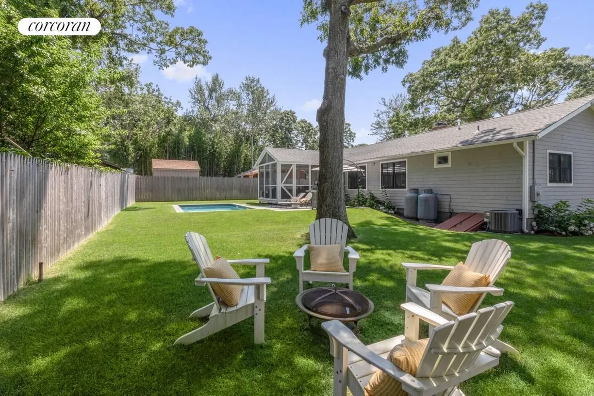 The Hamptons Real Estate | View 32 Poplar Street | Firepit