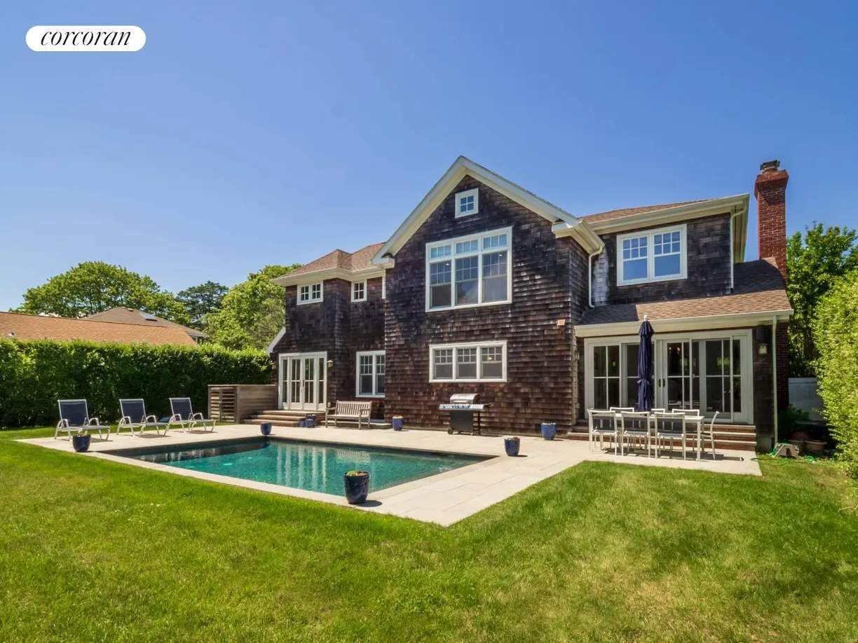 The Hamptons Real Estate | View 140 Pelletreau Street | room 1