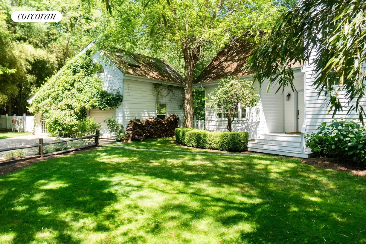 The Hamptons Real Estate | View 29 Meadows East | room 1